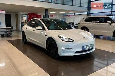 Седан Tesla Model 3 2022 в Виннице