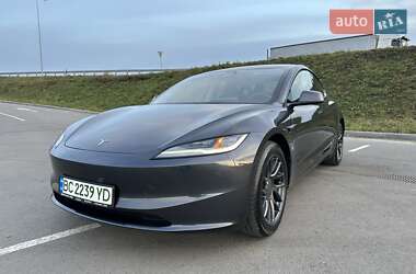 Седан Tesla Model 3 2024 в Львові