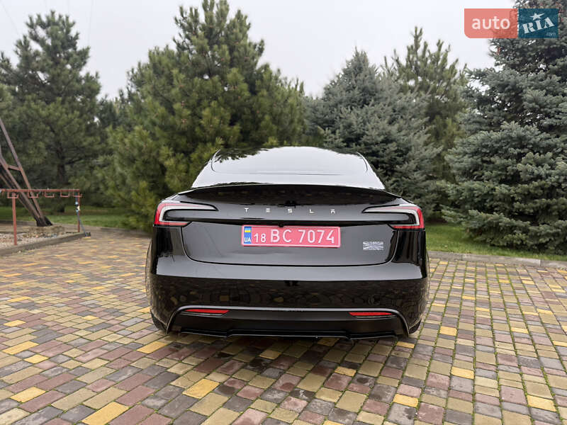 Седан Tesla Model 3 2025 в Днепре