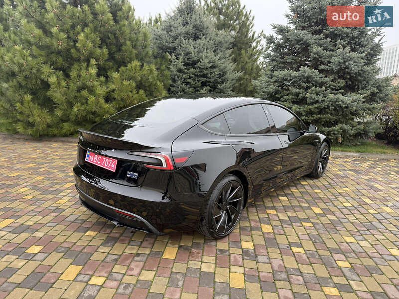 Седан Tesla Model 3 2025 в Днепре