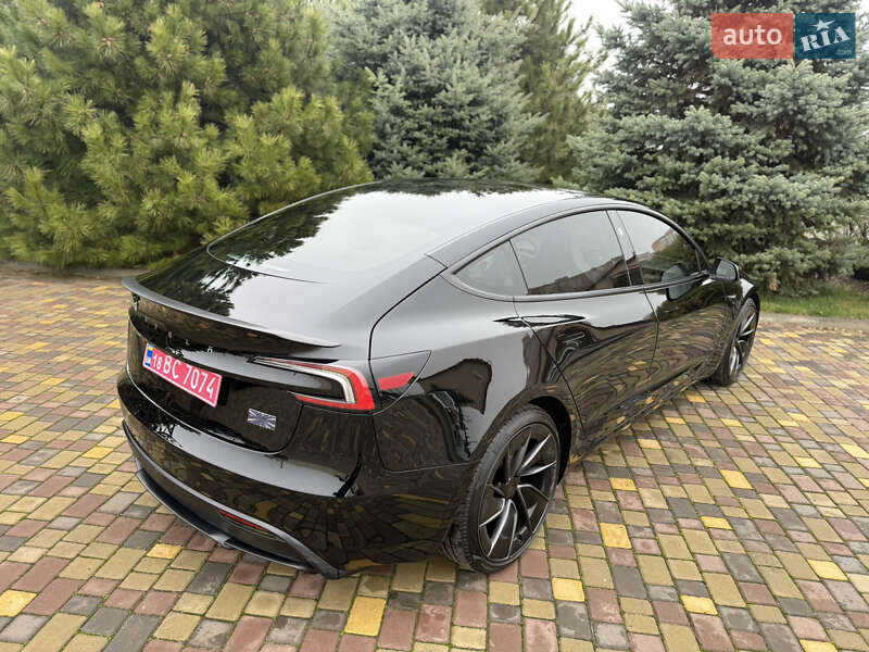 Седан Tesla Model 3 2025 в Днепре