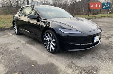 Седан Tesla Model 3 2024 в Києві