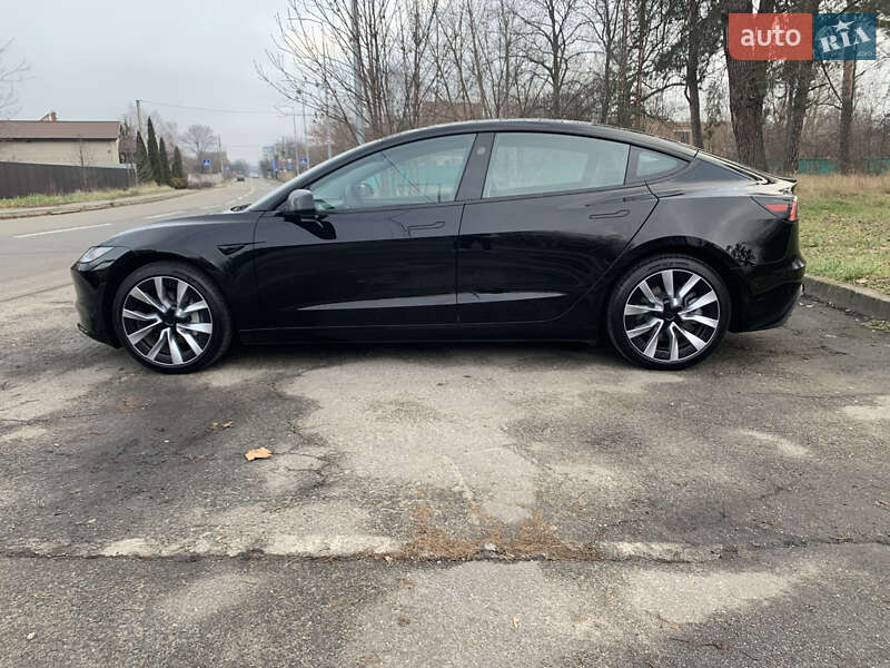 Седан Tesla Model 3 2024 в Киеве