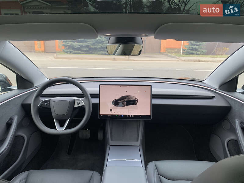 Седан Tesla Model 3 2024 в Киеве
