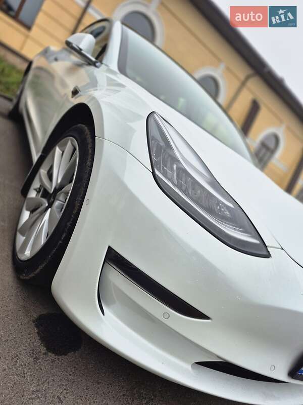 Седан Tesla Model 3 2019 в Киеве фото 5 Седан Tesla Model 3 2019 в Киеве