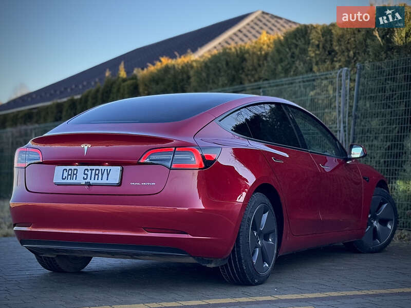 Седан Tesla Model 3 2023 в Стрые