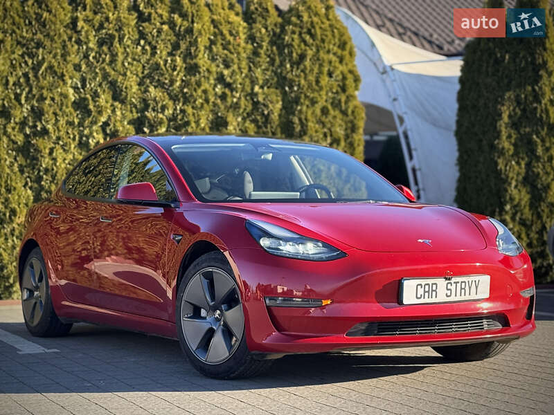 Седан Tesla Model 3 2023 в Стрые