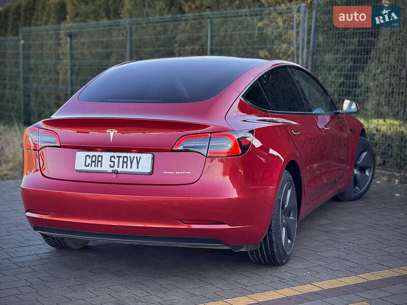 Седан Tesla Model 3 2023 в Стрые