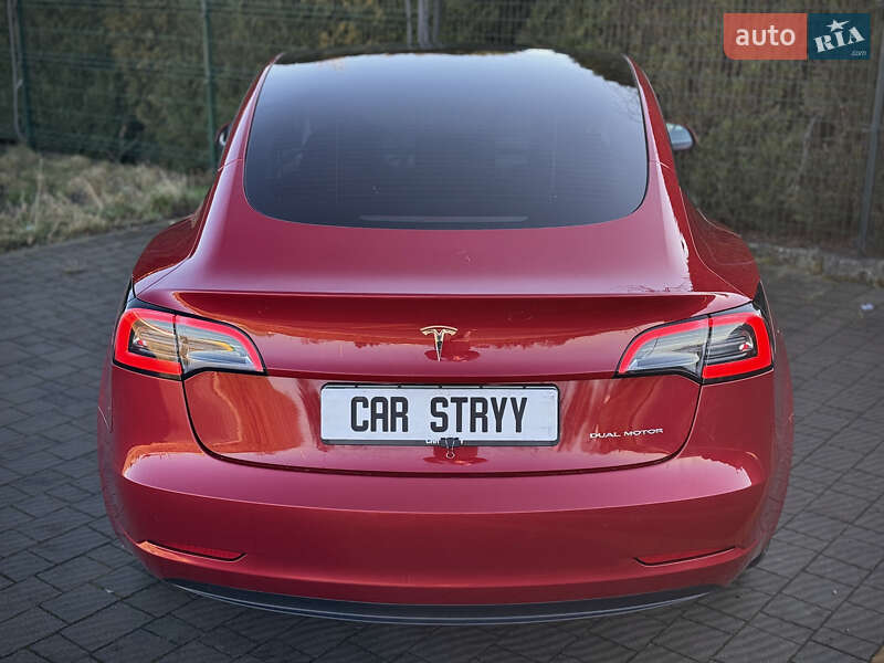 Седан Tesla Model 3 2023 в Стрые