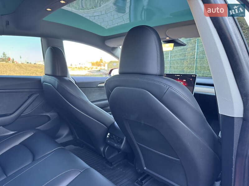 Седан Tesla Model 3 2023 в Стрые