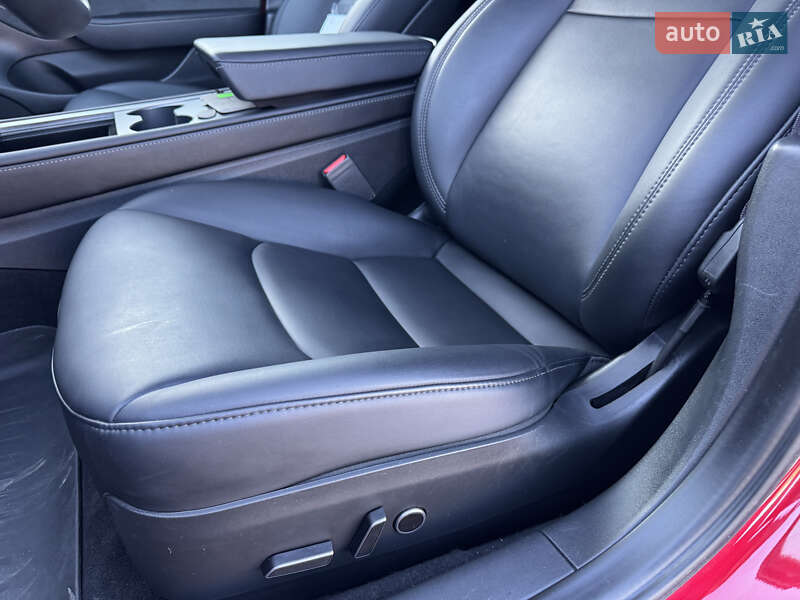 Седан Tesla Model 3 2023 в Стрые