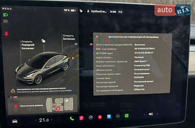 Седан Tesla Model 3 2022 в Киеве