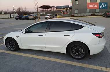Седан Tesla Model 3 2020 в Львове