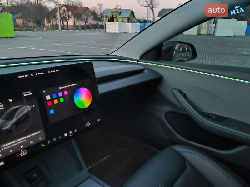 Седан Tesla Model 3 2024 в Коломые