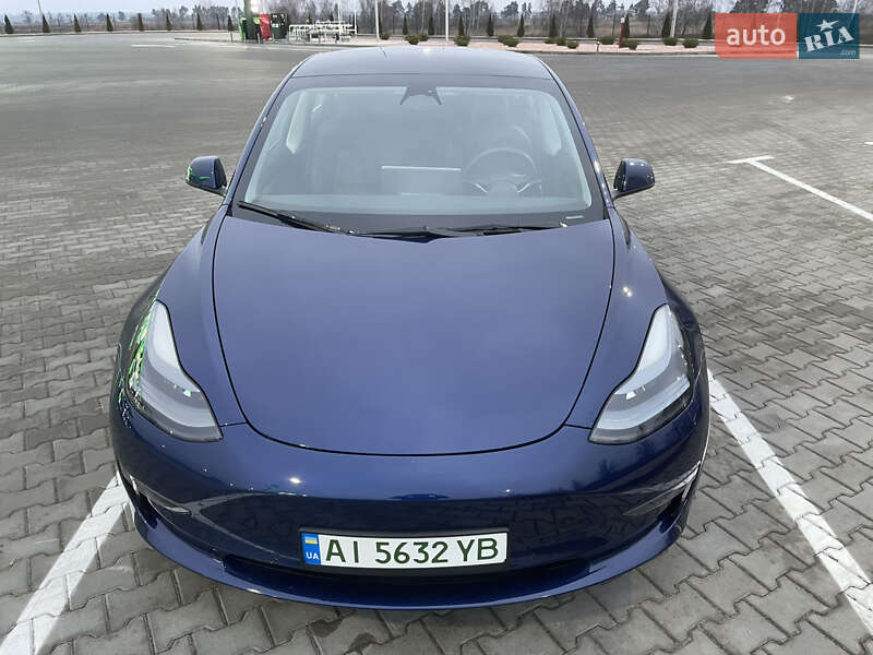 Седан Tesla Model 3 2022 в Киеве