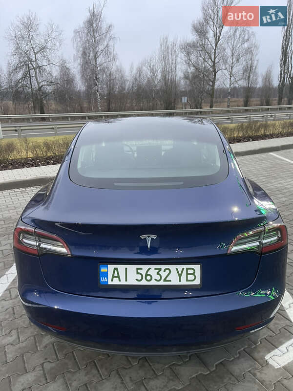 Седан Tesla Model 3 2022 в Киеве