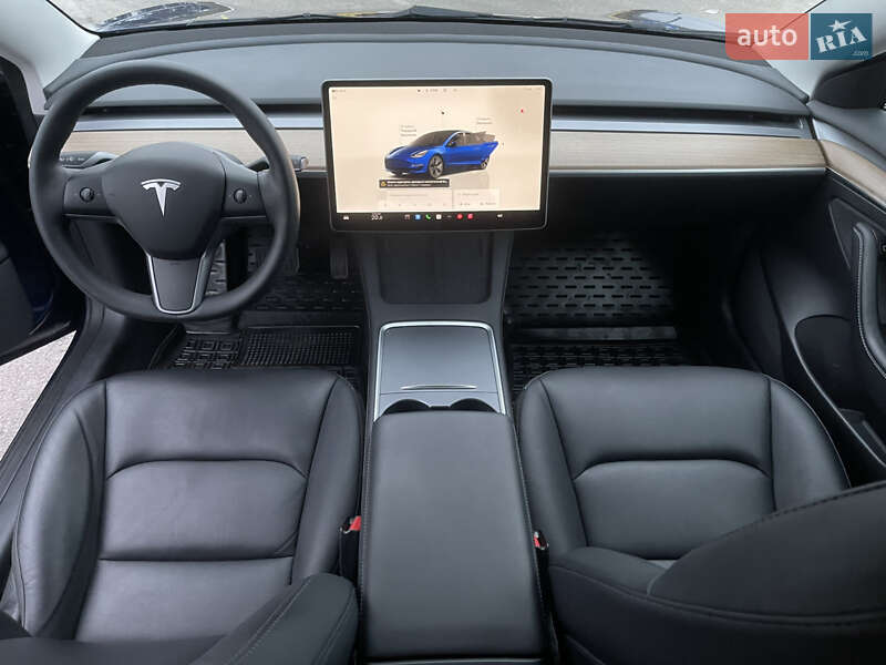 Седан Tesla Model 3 2022 в Киеве