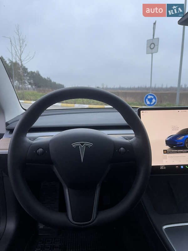 Седан Tesla Model 3 2022 в Киеве