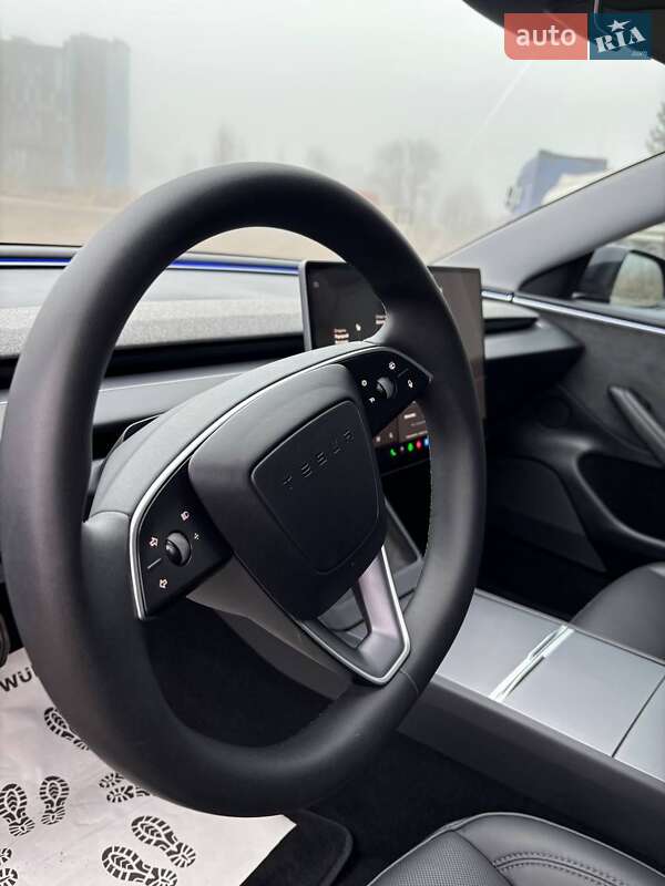 Седан Tesla Model 3 2024 в Ровно