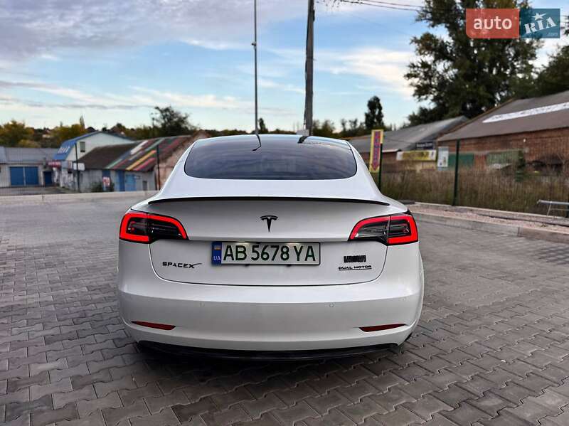 Седан Tesla Model 3 2022 в Кривом Роге