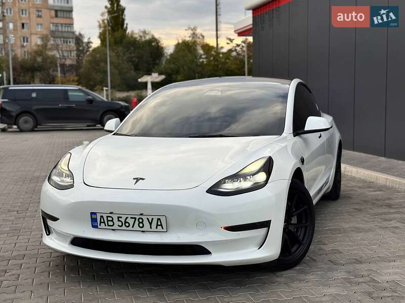 Седан Tesla Model 3 2022 в Кривом Роге