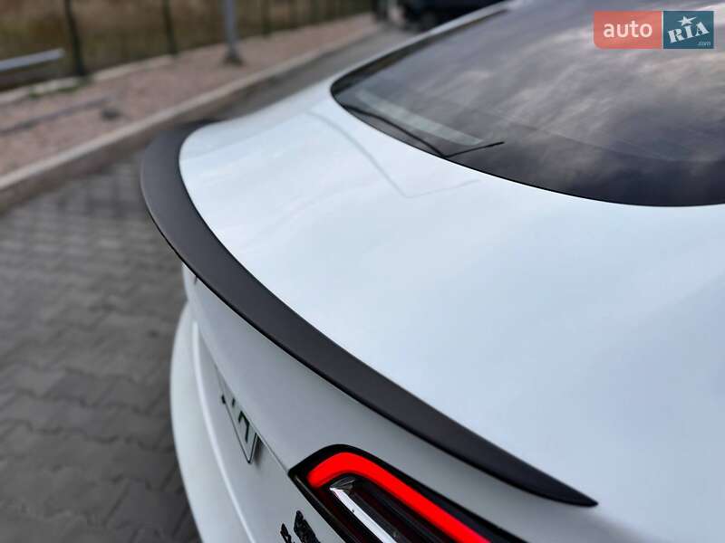 Седан Tesla Model 3 2022 в Кривом Роге