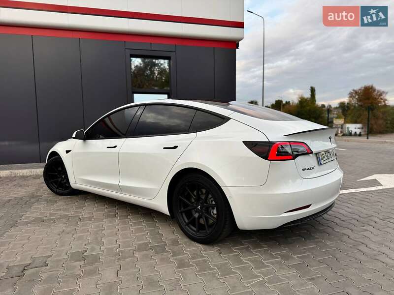 Седан Tesla Model 3 2022 в Кривом Роге