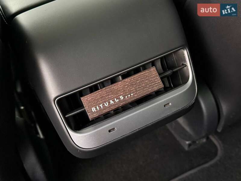 Седан Tesla Model 3 2022 в Кривом Роге