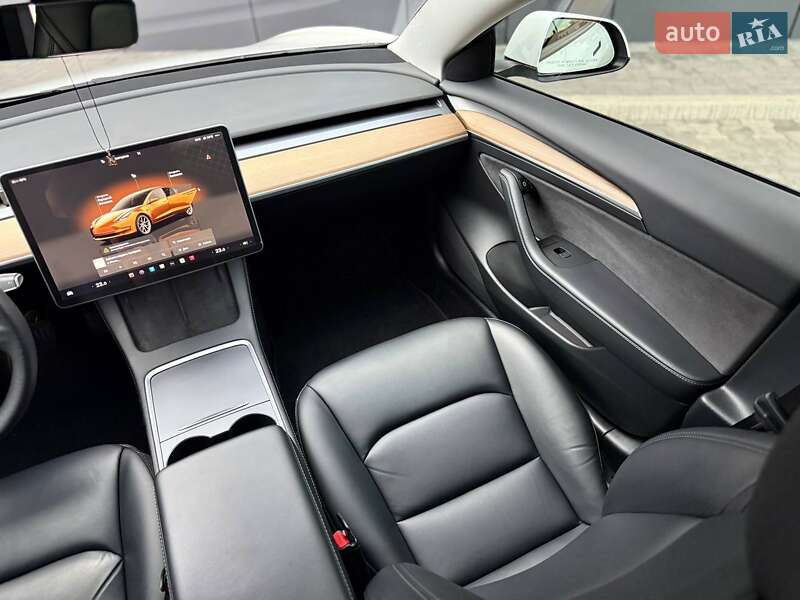 Седан Tesla Model 3 2022 в Кривом Роге