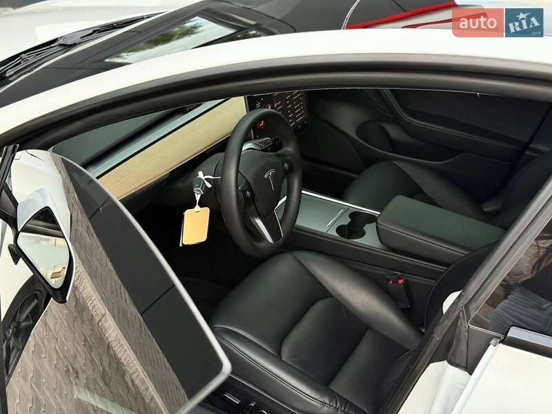 Седан Tesla Model 3 2022 в Кривом Роге