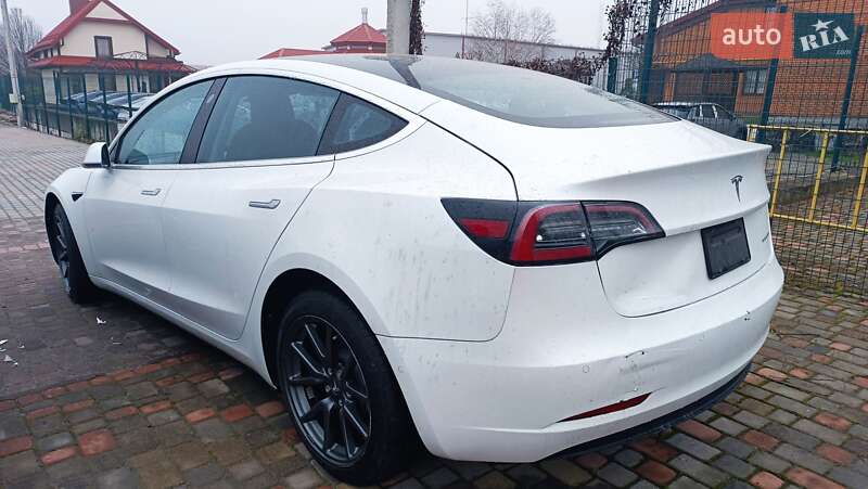 Седан Tesla Model 3 2019 в Львове