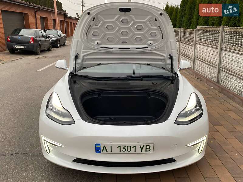 Седан Tesla Model 3 2019 в Белой Церкви