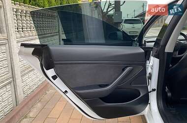 Седан Tesla Model 3 2019 в Білій Церкві