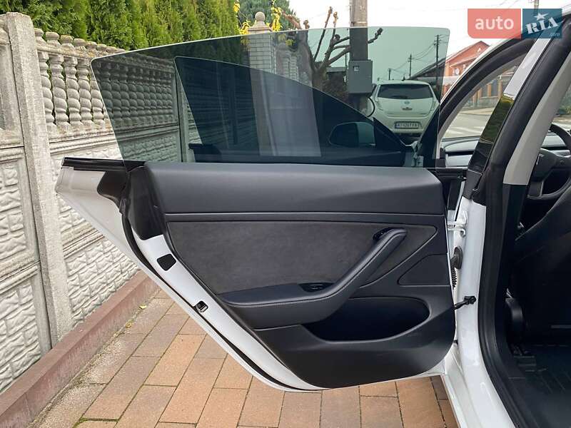 Седан Tesla Model 3 2019 в Белой Церкви