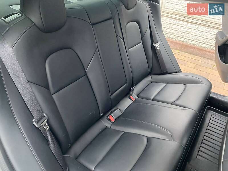 Седан Tesla Model 3 2019 в Белой Церкви