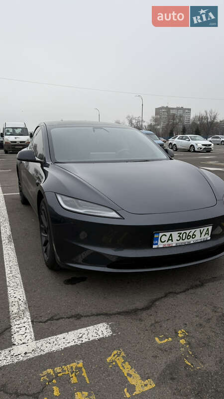 Седан Tesla Model 3 2024 в Киеве