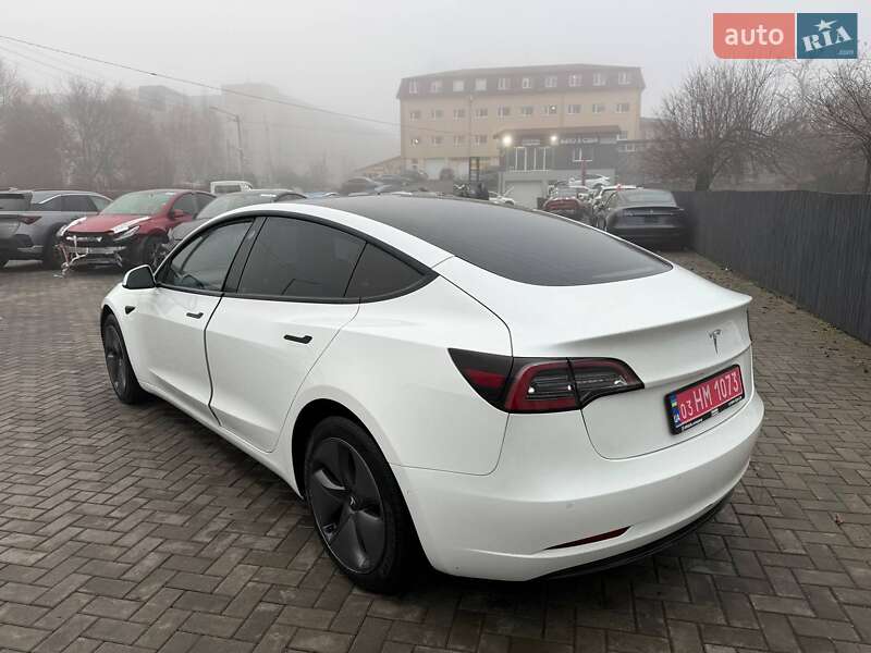 Седан Tesla Model 3 2021 в Луцке