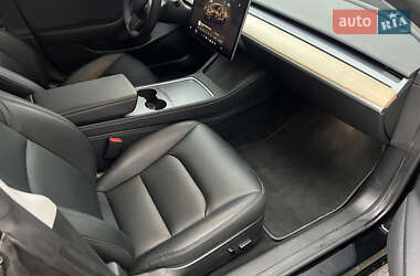 Седан Tesla Model 3 2022 в Кременчуці