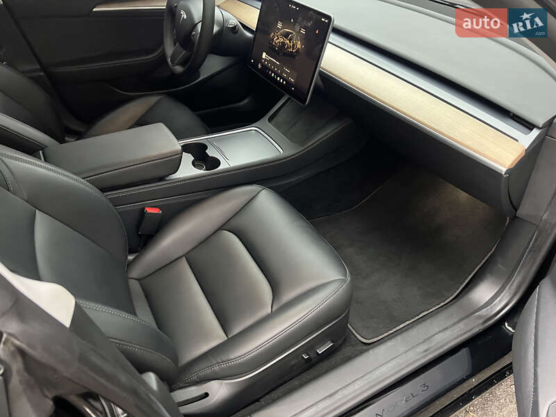 Седан Tesla Model 3 2022 в Кременчуге