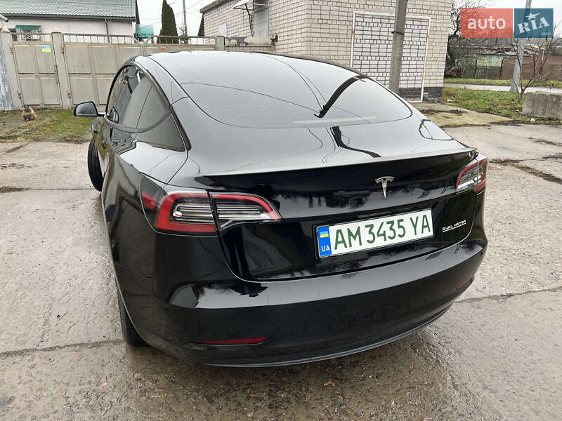 Седан Tesla Model 3 2022 в Кременчуге