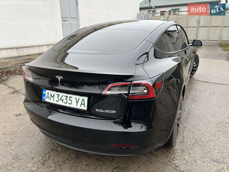 Седан Tesla Model 3 2022 в Кременчуге