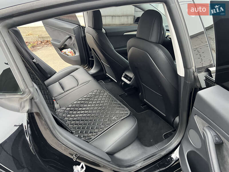 Седан Tesla Model 3 2022 в Кременчуге