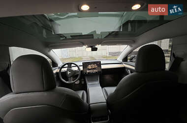 Седан Tesla Model 3 2022 в Кременчуці