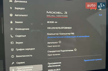 Седан Tesla Model 3 2022 в Кременчуці