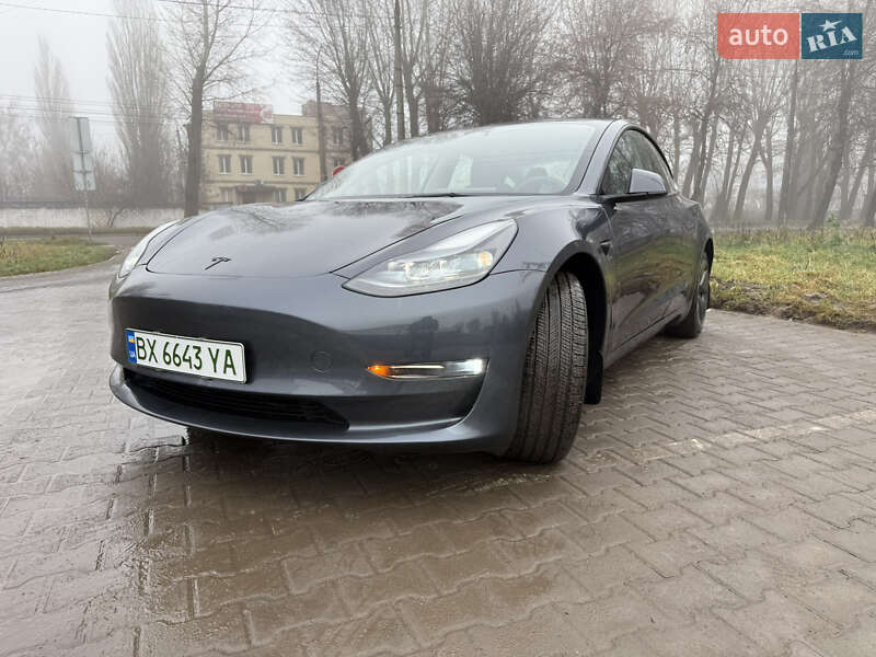 Седан Tesla Model 3 2023 в Хмельницком