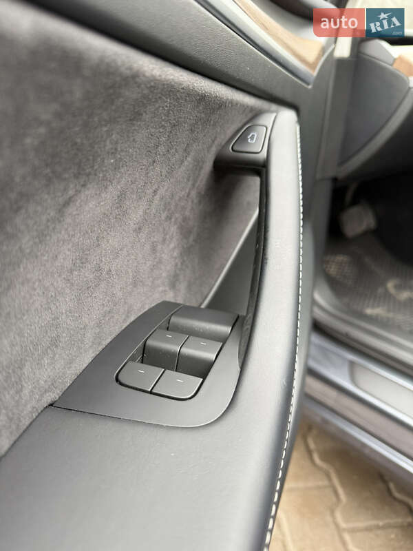 Седан Tesla Model 3 2023 в Хмельницком