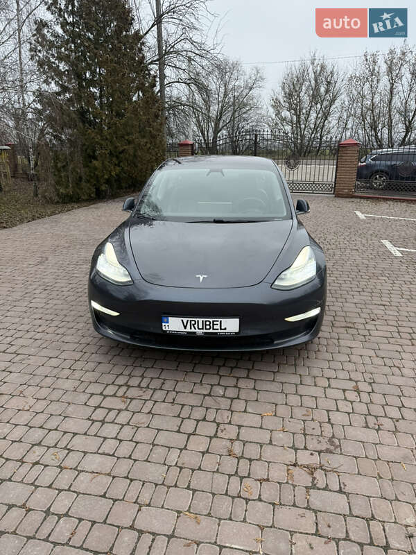 Седан Tesla Model 3 2019 в Киеве
