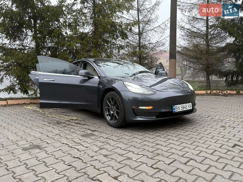 Седан Tesla Model 3 2019 в Хмельницком