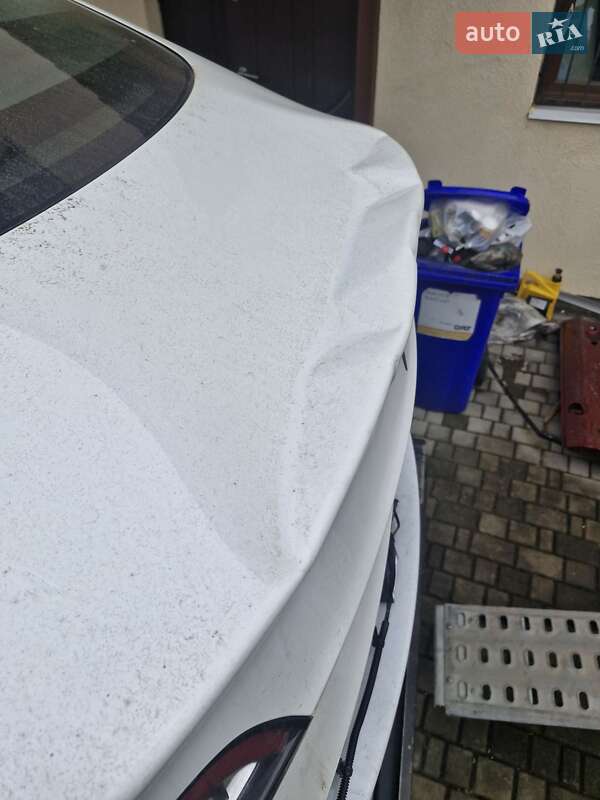 Седан Tesla Model 3 2018 в Львове