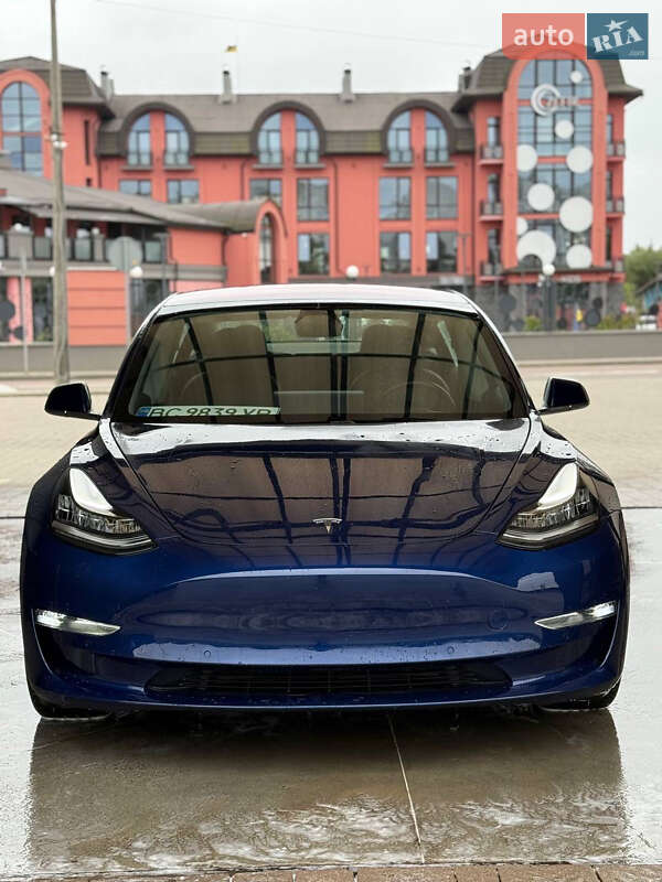 Седан Tesla Model 3 2018 в Дрогобыче фото Седан Tesla Model 3 2018 в Дрогобыче
